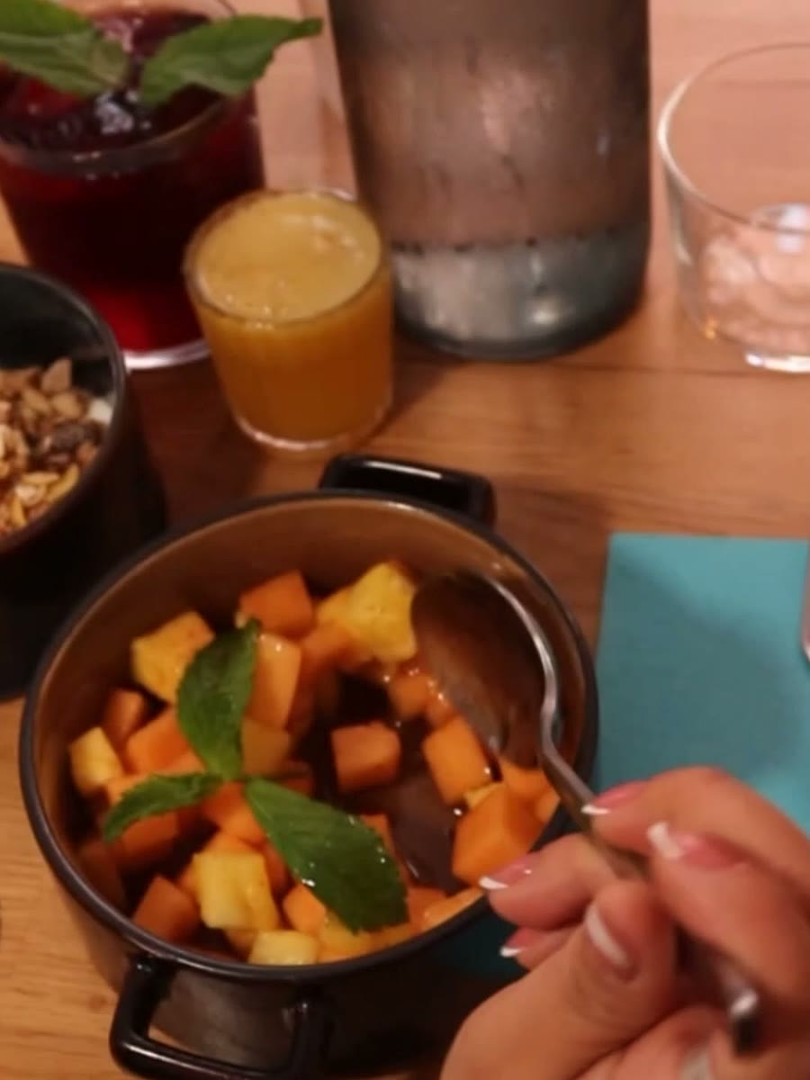 Cocktail maison et plat à partager